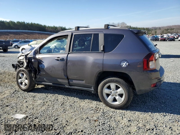 2016 Jeep Compass Latitude z VIN 1C4NJCEA8GD620068, wystawiony jako Copart lot #52725665 z przebiegiem Nie podano mil oraz Szkoda całkowita • Salvage title. Historia ofert i sprzedaży dostępna na DreamBid. Obrazek 2.