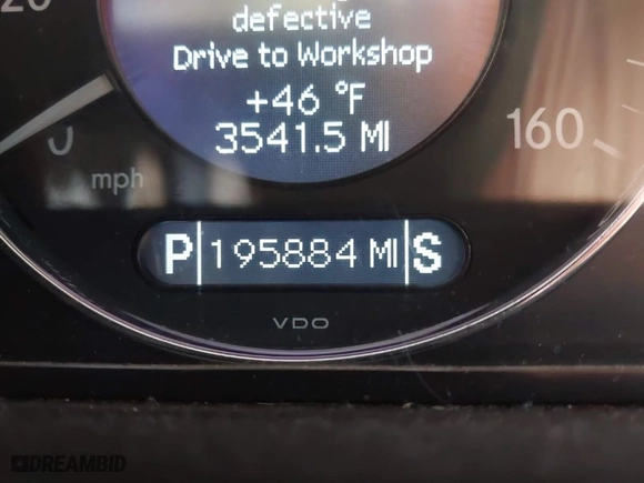 2005 Mercedes-Benz CLK-Class 3.2L with VIN WDBTJ65J75F133145, listed as a IAAI auction lot 41396211 with 195,884 mi miles. Bid and sale history available at carsss.com. Image 7.