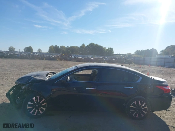 2018 Nissan Altima 2.5 SV with VIN 1N4AL3AP9JC110947, listed as a IAAI auction lot 40555479 with 191,294 mi miles. Bid and sale history available at carsss.com. Image 15.