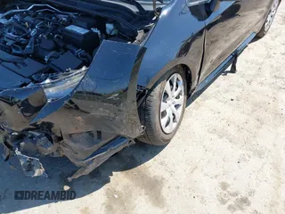 2025 Toyota Corolla LE z VIN 5YFB4MDE5SP264382, wystawiony jako IAAI lot #41937142 z przebiegiem 1 241 mil mil oraz . Historia ofert i sprzedaży dostępna na DreamBid. Obrazek 6.