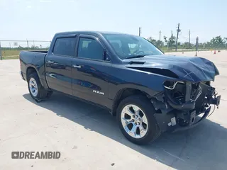 2019 Ram 1500 Big Horn z VIN 1C6RREFT0KN639505, wystawiony jako IAAI lot #42135715 z przebiegiem 49 311 mil mil oraz . Historia ofert i sprzedaży dostępna na DreamBid. Obrazek 1.