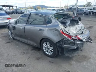 2018 Kia Optima LX z VIN 5XXGT4L38JG228380, wystawiony jako IAAI lot #41960308 z przebiegiem 43 317 mil mil oraz . Historia ofert i sprzedaży dostępna na DreamBid. Obrazek 3.