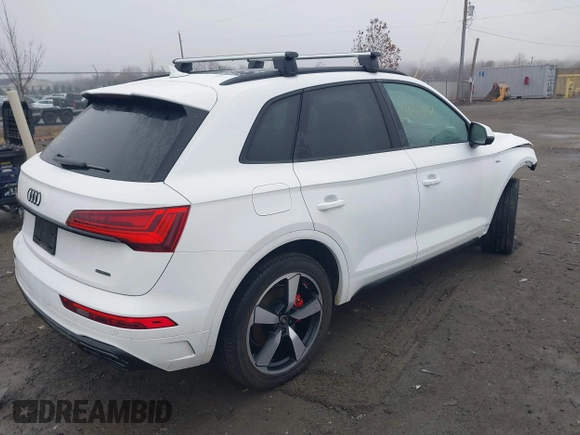 2024 Audi Q5 S line Premium Plus with VIN WA1EAAFY7R2147109, listed as a IAAI auction lot 41064261 with 4,647 mi miles. Bid and sale history available at carsss.com. Image 4.