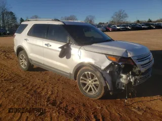 2013 Ford Explorer XLT with VIN 1FM5K7D86DGB17972, listed as a Copart auction lot 88919735 with 157,401 mi miles and Salvage Title. Bid and sale history available at carsss.com. Image 4.