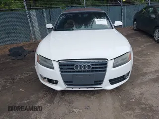 2011 Audi A5 Premium Plus z VIN WAULFAFH2BN020509, wystawiony jako IAAI lot #42381177 z przebiegiem 132 106 mil mil oraz . Historia ofert i sprzedaży dostępna na DreamBid. Obrazek 12.
