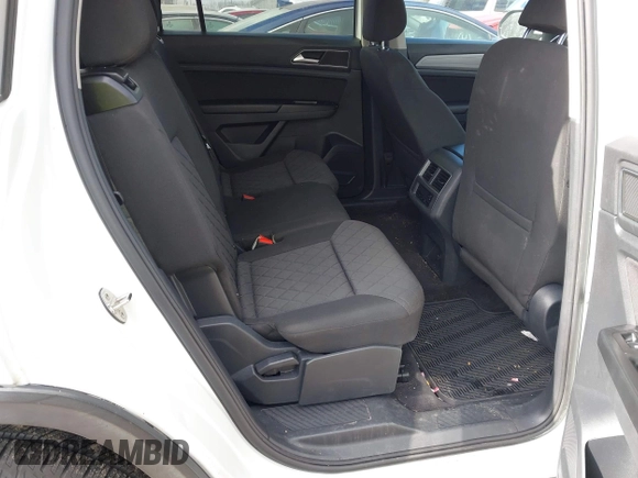 2018 Volkswagen Atlas Launch Edition with VIN 1V2BR2CA5JC513354, listed as a IAAI auction lot 41205605 with 99,793 mi miles and . Bid and sale history available at DreamBid. Image 8.