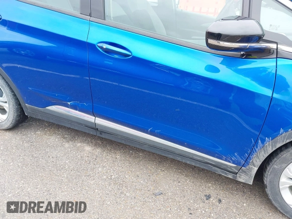 2020 Chevrolet Bolt EV LT z VIN 1G1FW6S0XL4145254, wystawiony jako IAAI lot #42255536 z przebiegiem 16 691 mil mil oraz . Historia ofert i sprzedaży dostępna na DreamBid. Obrazek 6.