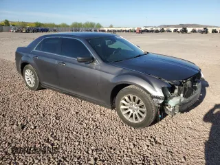 2014 Chrysler 300 z VIN 2C3CCAAG7EH255371, wystawiony jako Copart lot #54427245 z przebiegiem 166 049 mil mil oraz Szkoda całkowita • Salvage title. Historia ofert i sprzedaży dostępna na DreamBid. Obrazek 4.
