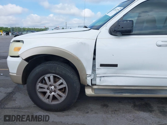 2006 Ford Explorer Eddie Bauer z VIN 1FMEU64E76UA20438, wystawiony jako IAAI lot #42447279 z przebiegiem 215 858 mil mil oraz . Historia ofert i sprzedaży dostępna na DreamBid. Obrazek 15.
