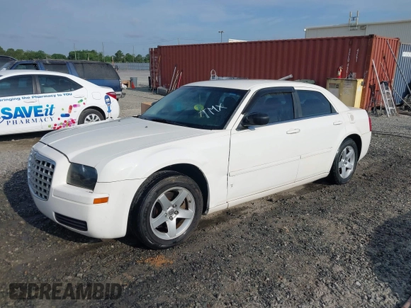 2006 Chrysler 300 z VIN 2C3KA43R26H297580, wystawiony jako IAAI lot #42230763 z przebiegiem 215 375 mil mil oraz . Historia ofert i sprzedaży dostępna na DreamBid. Obrazek 2.
