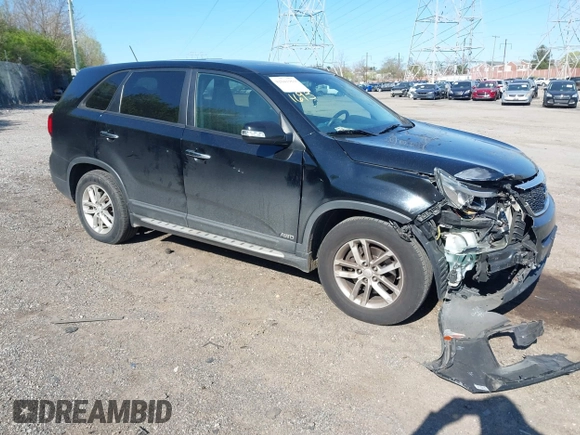 2015 Kia Sorento LX with VIN 5XYKTCA63FG614211, listed as a IAAI auction lot 42041969 with 133,264 mi miles and . Bid and sale history available at carsss.com. Image 1.