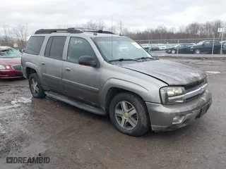 2005 Chevrolet TrailBlazer LS with VIN 1GNET16S956175242, listed as a IAAI auction lot 41054455 with 185,944 mi miles. Bid and sale history available at carsss.com. Image 1.