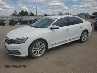 2017 Volkswagen Passat SE z VIN 1VWGT7A33HC032343, wystawiony jako Copart lot #57573335 z przebiegiem Nie podano mil oraz Szkoda całkowita • Salvage title. Historia ofert i sprzedaży dostępna na DreamBid. Obrazek 1.