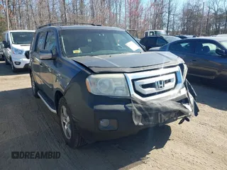 2011 Honda Pilot EX-L with VIN 5FNYF4H69BB015375, listed as a IAAI auction lot 41826235 with 199,171 mi miles and . Bid and sale history available at carsss.com. Image 1.