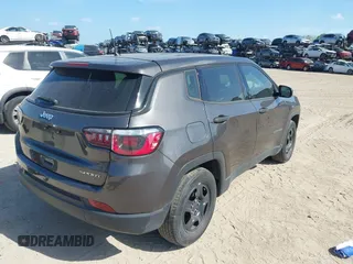 2018 Jeep Compass Sport with VIN 3C4NJCAB9JT133381, listed as a IAAI auction lot 41720816 with 26,584 mi miles. Bid and sale history available at carsss.com. Image 4.