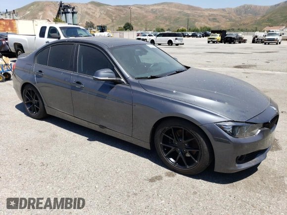 2014 BMW 3 Series 320i xDrive with VIN WBA3C3C56EF983832, listed as a Copart auction lot 59040445 with 91,884 mi miles and Clean title. Bid and sale history available at DreamBid. Image 4.