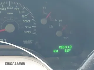 2004 Ford Expedition Special Service z VIN 1FMFU16L24LB49354, wystawiony jako IAAI lot #42145445 z przebiegiem 196 413 mil mil oraz . Historia ofert i sprzedaży dostępna na DreamBid. Obrazek 15.