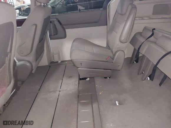 2010 Chrysler Town & Country Touring with VIN 2A4RR5D15AR114946, listed as a IAAI auction lot 42001471 with 222,299 mi miles. Bid and sale history available at carsss.com. Image 8.