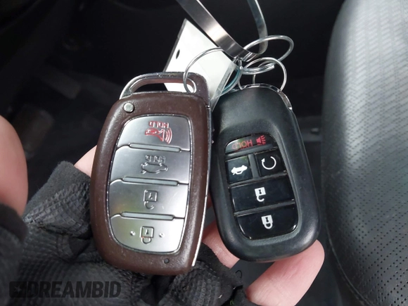 2017 Hyundai Elantra Value Edition z VIN KMHD84LF6HU226416, wystawiony jako IAAI lot #41298971 z przebiegiem 131 863 mil mil oraz . Historia ofert i sprzedaży dostępna na DreamBid. Obrazek 11.