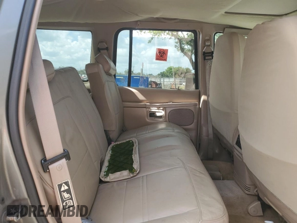 2000 Ford Explorer Eddie Bauer with VIN 1FMZU64E8YZB16294, listed as a Copart auction lot 52494655 with 196,168 mi miles and Salvage title. Bid and sale history available at DreamBid. Image 11.