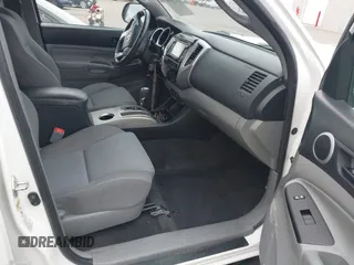 2015 Toyota Tacoma с VIN 3TMLU4EN2FM176180, выставлен на аукционе IAAI как лот 41778149 с пробегом 104 059 миль миль и . История ставок и продаж доступна на DreamBid. Изображение 5.