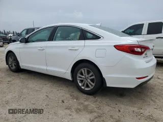 2015 Hyundai Sonata SE z VIN 5NPE24AF2FH232783, wystawiony jako Copart lot #59675925 z przebiegiem 100 748 mil mil oraz Czysty tytuł • Clean title. Historia ofert i sprzedaży dostępna na DreamBid. Obrazek 2.
