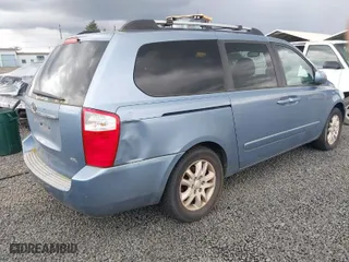 2008 Kia Sedona LX with VIN KNDMB233886206088, listed as a IAAI auction lot 41948185 with 203,327 mi miles. Bid and sale history available at carsss.com. Image 4.