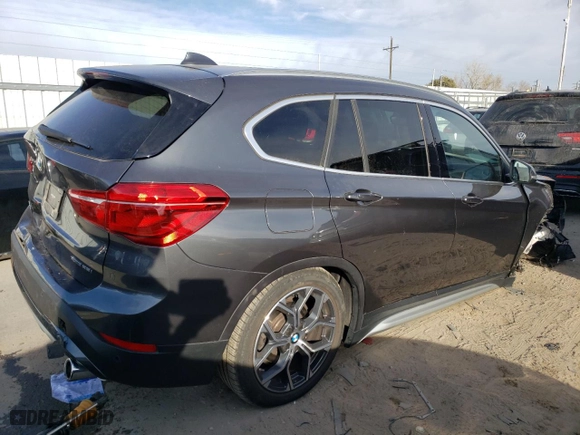 2022 BMW X1 xDrive28i with VIN WBXJG9C07N5U60771, listed as a Copart auction lot 84902894 with 12,292 mi miles and Salvage Title. Bid and sale history available at carsss.com. Image 3.