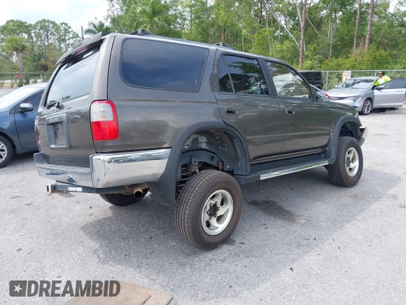 1998 Toyota 4Runner SR5 with VIN JT3HN86R8W0189079, listed as a IAAI auction lot 41878706 with 334,962 mi miles and . Bid and sale history available at DreamBid. Image 4.