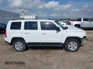 2014 Jeep Patriot Sport with VIN 1C4NJPBA8ED772974, listed as a IAAI auction lot 42401827 with 140,761 mi miles and . Bid and sale history available at DreamBid. Image 13.