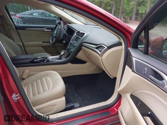 2013 Ford Fusion SE with VIN 3FA6P0HR3DR382187, listed as a IAAI auction lot 42442910 with 82,491 mi miles and . Bid and sale history available at DreamBid. Image 5.
