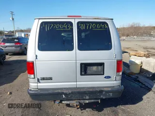 2001 Ford Econoline Passenger XL с VIN 1FBSS31L81HA60287, выставлен на аукционе IAAI как лот 41770643 с пробегом 228 797 миль миль и . История ставок и продаж доступна на DreamBid. Изображение 16.