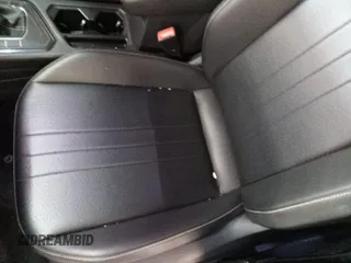 2024 Volkswagen Tiguan SE z VIN 3VV3B7AX0RM082514, wystawiony jako IAAI lot #42796136 z przebiegiem 27 247 mil mil oraz . Historia ofert i sprzedaży dostępna na DreamBid. Obrazek 15.