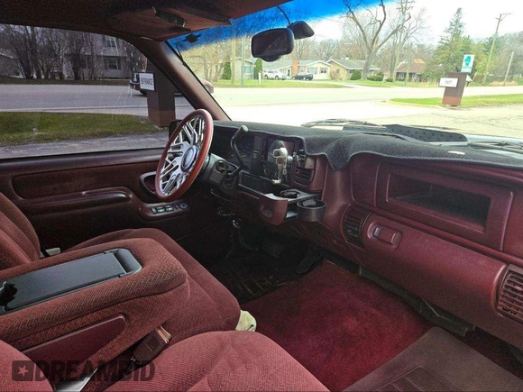 1997 GMC Sierra 3500 z VIN 1GTHC33J5VF005375, wystawiony jako IAAI lot #42298688 z przebiegiem 188 825 mil mil oraz . Historia ofert i sprzedaży dostępna na DreamBid. Obrazek 5.
