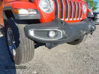 2018 Jeep Wrangler Unlimited Sahara with VIN 1C4HJXEG3JW323634, listed as a IAAI auction lot 41853471 with 126,531 mi miles. Bid and sale history available at carsss.com. Image 17.