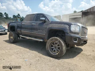 2015 GMC Sierra 2500HD Denali with VIN 1GT120E81FF156812, listed as a Copart auction lot 68675824 with 246,362 mi miles and Salvage Title. Bid and sale history available at carsss.com. Image 4.