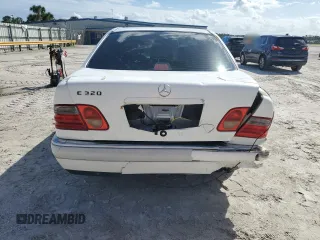 1997 Mercedes-Benz E-Class with VIN WDBJF55F2VJ024815, listed as a Copart auction lot 75228024 with 184,398 mi miles and Non Repairable. Bid and sale history available at carsss.com. Image 6.