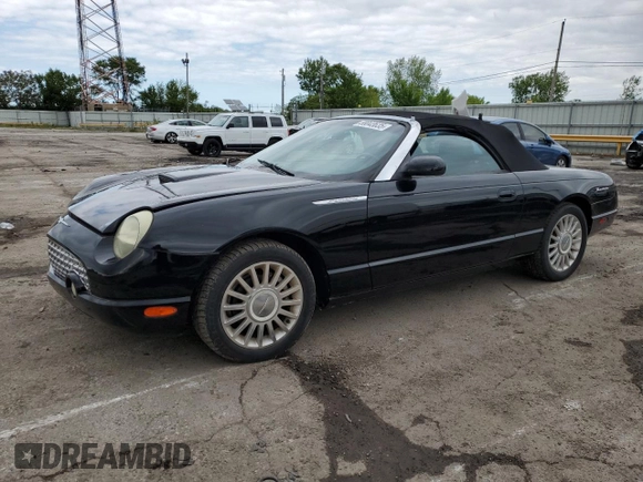 2005 Ford Thunderbird Deluxe z VIN 1FAHP60A25Y103624, wystawiony jako Copart lot #58043635 z przebiegiem 121 881 mil mil oraz Tytuł czysty. Historia ofert i sprzedaży dostępna na DreamBid. Obrazek 1.