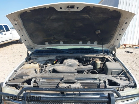 2001 Chevrolet Tahoe LS with VIN 1GNEC13V81J292896, listed as a IAAI auction lot 42061466 with 207,762 mi miles and . Bid and sale history available at DreamBid. Image 10.