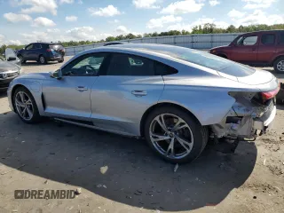 2022 Audi e-tron GT Premium Plus z VIN WAUFJBFW8N7006591, wystawiony jako Copart lot #71233664 z przebiegiem 41 317 mil mil oraz Szkody całkowita. Historia ofert i sprzedaży dostępna na DreamBid. Obrazek 2.