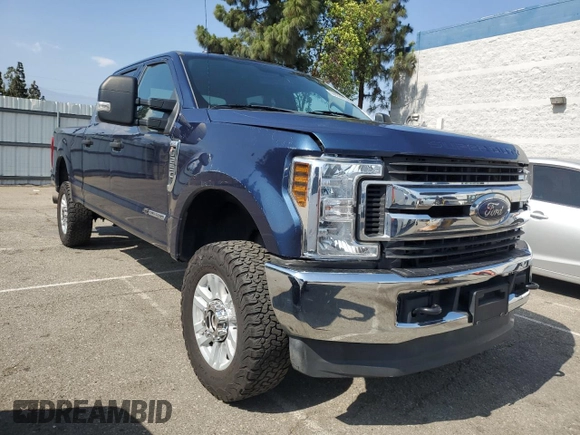 2019 Ford F-250 XL with VIN 1FT7W2BT2KEE58404, listed as a Copart auction lot 59939215 with 118,337 mi miles and Salvage title. Bid and sale history available at DreamBid. Image 4.