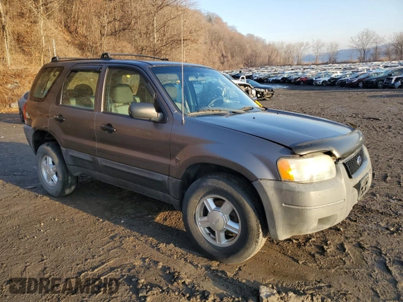2004 Ford Escape XLS with VIN 1FMCU92134KB88319, listed as a Copart auction lot 84243494 with 158,052 mi miles and Salvage Title. Bid and sale history available at DreamBid. Image 4.