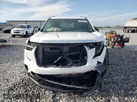 2025 GMC Acadia FWD Elevation z VIN 1GKENKRS3SJ132016, wystawiony jako Copart lot #54262725 z przebiegiem 7 205 mil mil oraz Czysty tytuł • Clean title. Historia ofert i sprzedaży dostępna na DreamBid. Obrazek 5.
