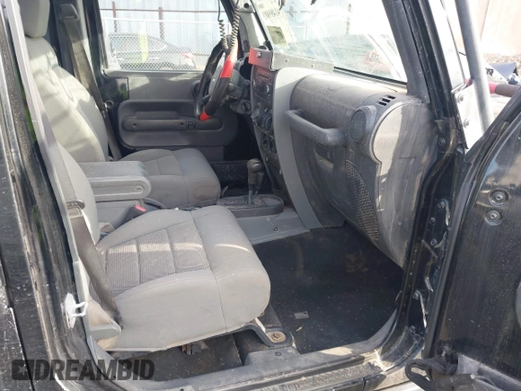 2009 Jeep Wrangler Unlimited Rubicon z VIN 1J4GA69159L749215, wystawiony jako IAAI lot #41489893 z przebiegiem 177 768 mil mil oraz . Historia ofert i sprzedaży dostępna na DreamBid. Obrazek 5.