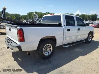 2007 Chevrolet Silverado 1500 Classic LS with VIN 2GCEC13V071130742, listed as a Copart auction lot 66815404 with 97,568 mi miles and Salvage Title. Bid and sale history available at carsss.com. Image 3.