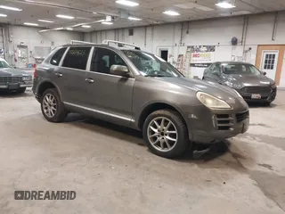 2010 Porsche Cayenne z VIN WP1AA2APXALA04788, wystawiony jako IAAI lot #42204623 z przebiegiem 183 016 mil mil oraz . Historia ofert i sprzedaży dostępna na DreamBid. Obrazek 1.