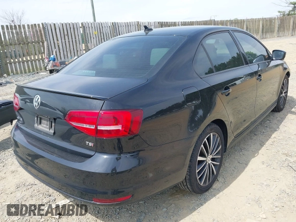 2015 Volkswagen Jetta SE z VIN 3VWD17AJ8FM403564, wystawiony jako IAAI lot #42016363 z przebiegiem 127 104 mil mil oraz . Historia ofert i sprzedaży dostępna na DreamBid. Obrazek 4.