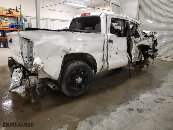 2016 Toyota Tundra 4WD Truck SR5 with VIN 5TFDW5F18GX520770, listed as a Copart auction lot 47045565 with NaN miles and Salvage Title. Bid and sale history available at carsss.com. Image 3.