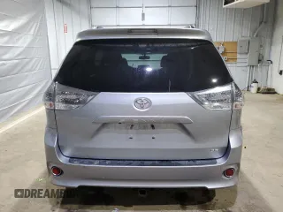 2017 Toyota Sienna SE with VIN 5TDXZ3DC6HS852078, listed as a Copart auction lot 51044615 with 81,552 mi miles and Salvage title. Bid and sale history available at DreamBid. Image 6.
