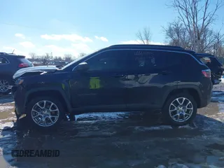 2022 Jeep Compass Latitude Lux with VIN 3C4NJDFBXNT236197, listed as a IAAI auction lot 41663973 with 25,530 mi miles and . Bid and sale history available at DreamBid. Image 14.